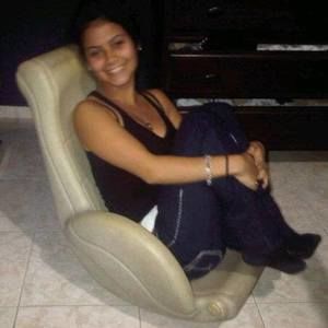 Meet your Posher, Adelfa